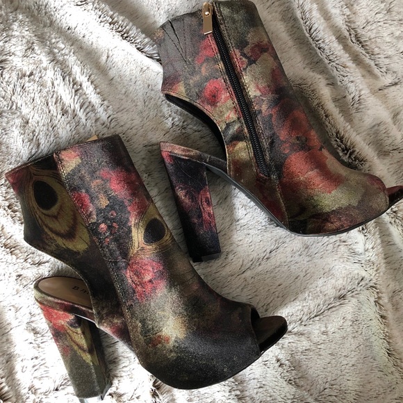 BAMBOO Shoes - BAMBOO “Limelight” Floral Velvet Peep Toe Booties
